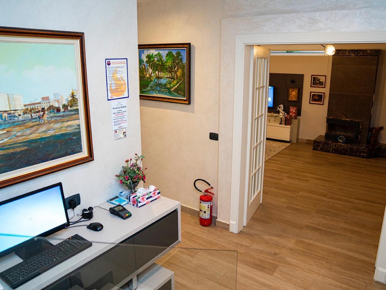 Hotel Vila Tirana Zewnętrze zdjęcie
